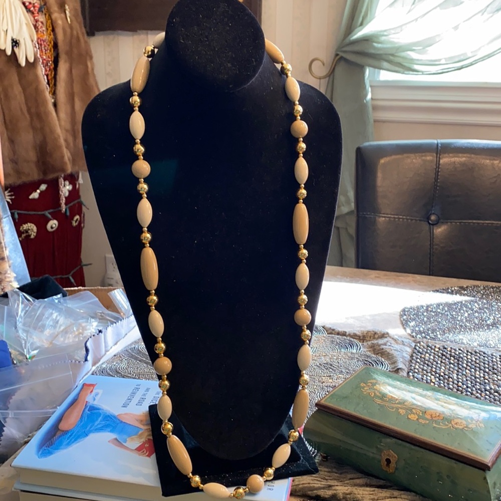Vintage Tan & Caramel Resin Beads Necklace Napier